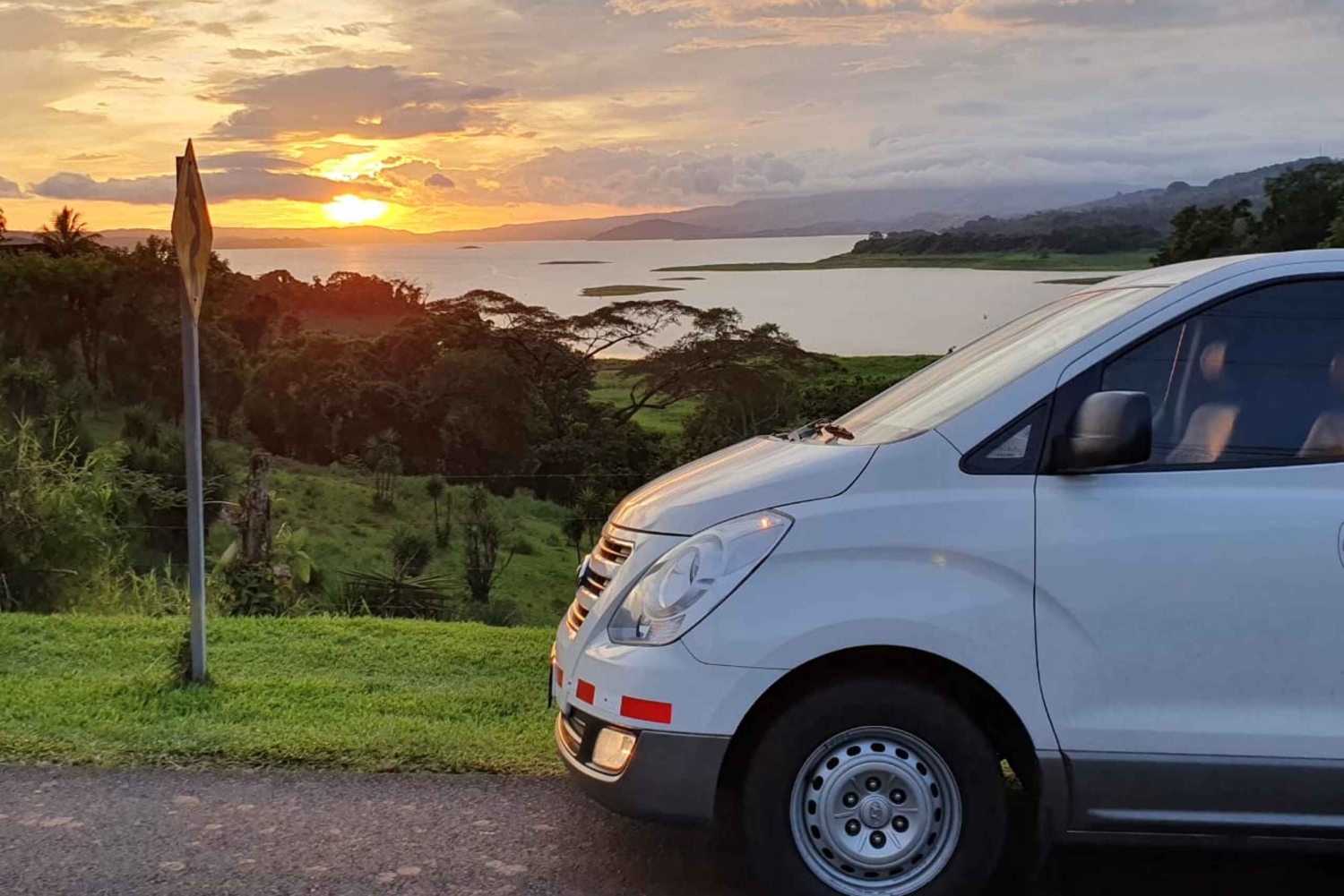 Liberia: Liberia lufthavn til La Fortuna privat transport