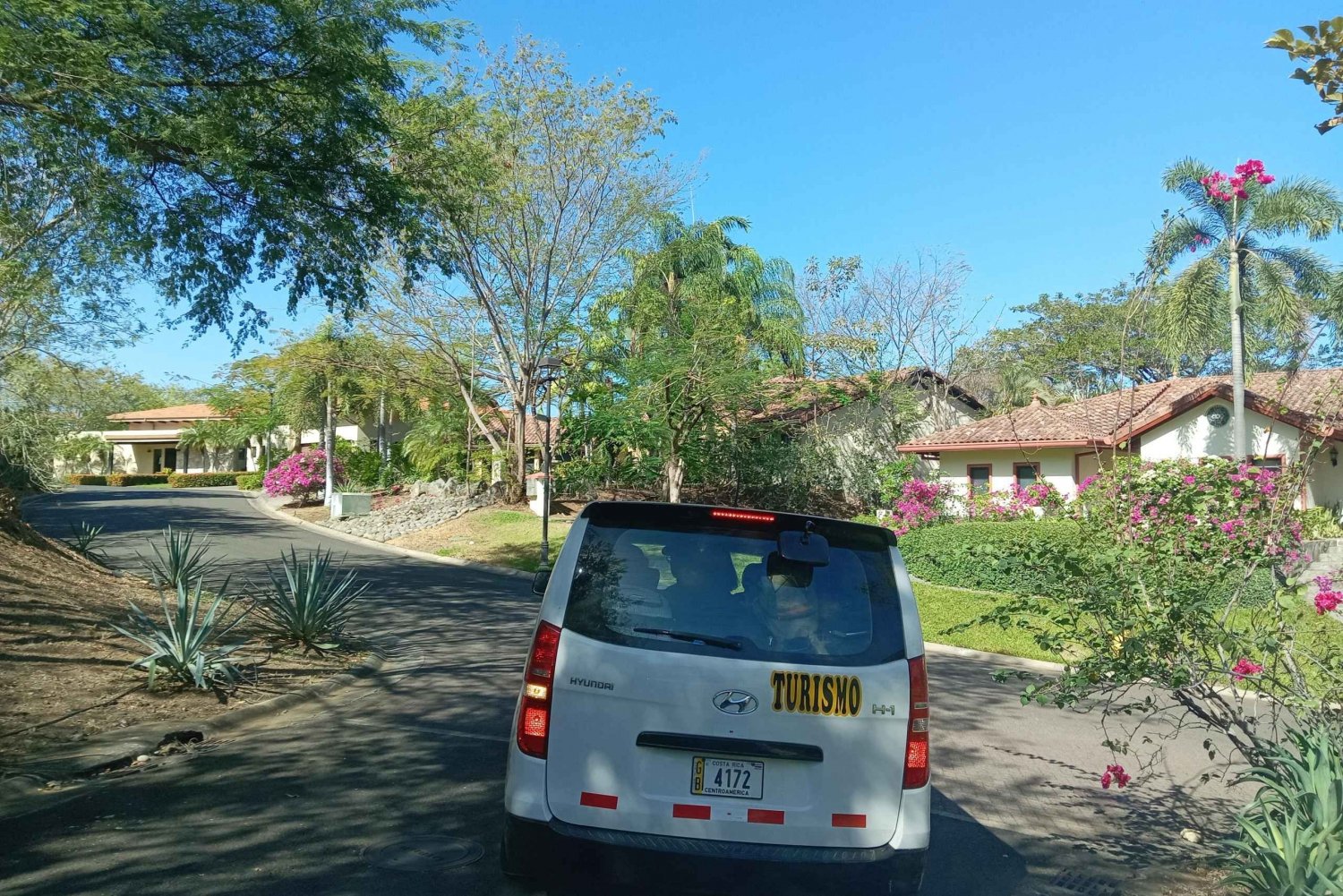 Liberia: Potrero Genuine Airport Shuttle