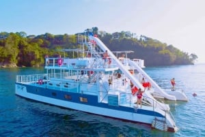 Manuel Antonio : Croisière en catamaran vers la baie de Biesanz avec déjeuner