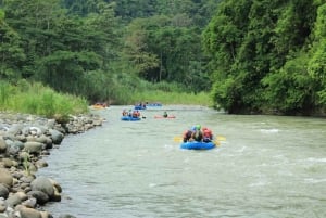 Manuel Antonio: Savegre Whitewater Rafting & Waterfall Tour