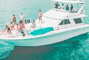 Manuel Antonio, whale whatching, all inclusive private yacht
