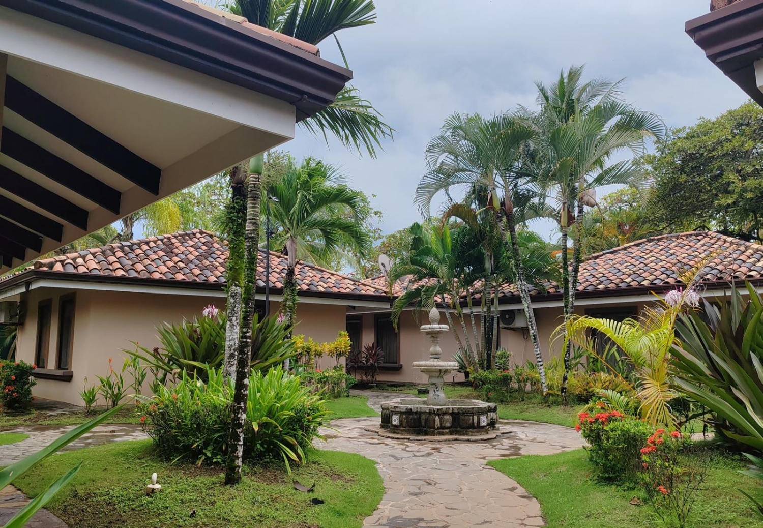 Marenaz Oceanfront Resort
