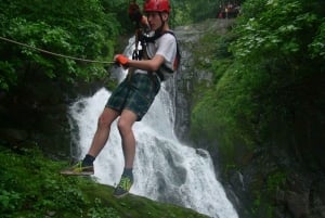Miramar: Fantastisk 11 vattenfall Canopy Zipline Tour