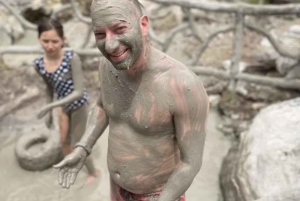 Vulcão Miravailles: Persegue as cascatas e a atividade vulcânica