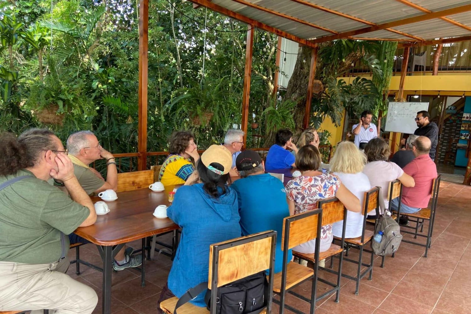 Monteverde: kahvikierros ja sokeriruoko El Pueblossa