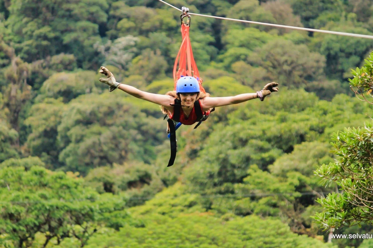 Monteverde: Jade Pack Selvatura Park Zipline & Sloth Tour