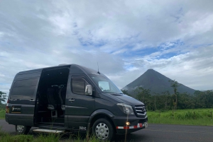 Monteverde: Lake Crossing to La Fortuna de Arenal