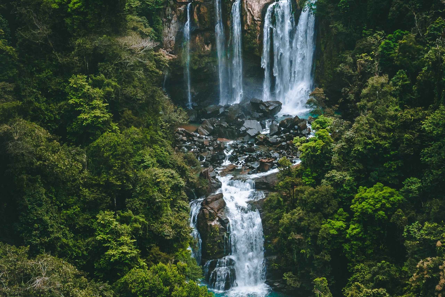 Cascata di Nauyaca: navetta, biglietto per il parco e pranzo