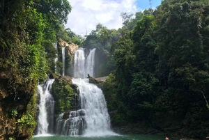 Cascata di Nauyaca: navetta, biglietto per il parco e pranzo