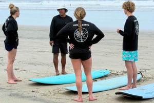 Nosara: Playa Guionesin surffauskurssi paikallisen ohjaajan kanssa