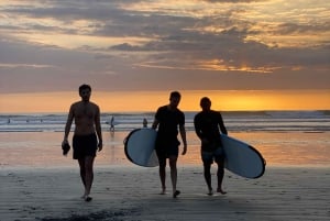 Nosara: Playa Guionesin surffauskurssi paikallisen ohjaajan kanssa