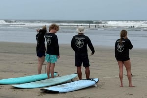 Nosara: Playa Guionesin surffauskurssi paikallisen ohjaajan kanssa