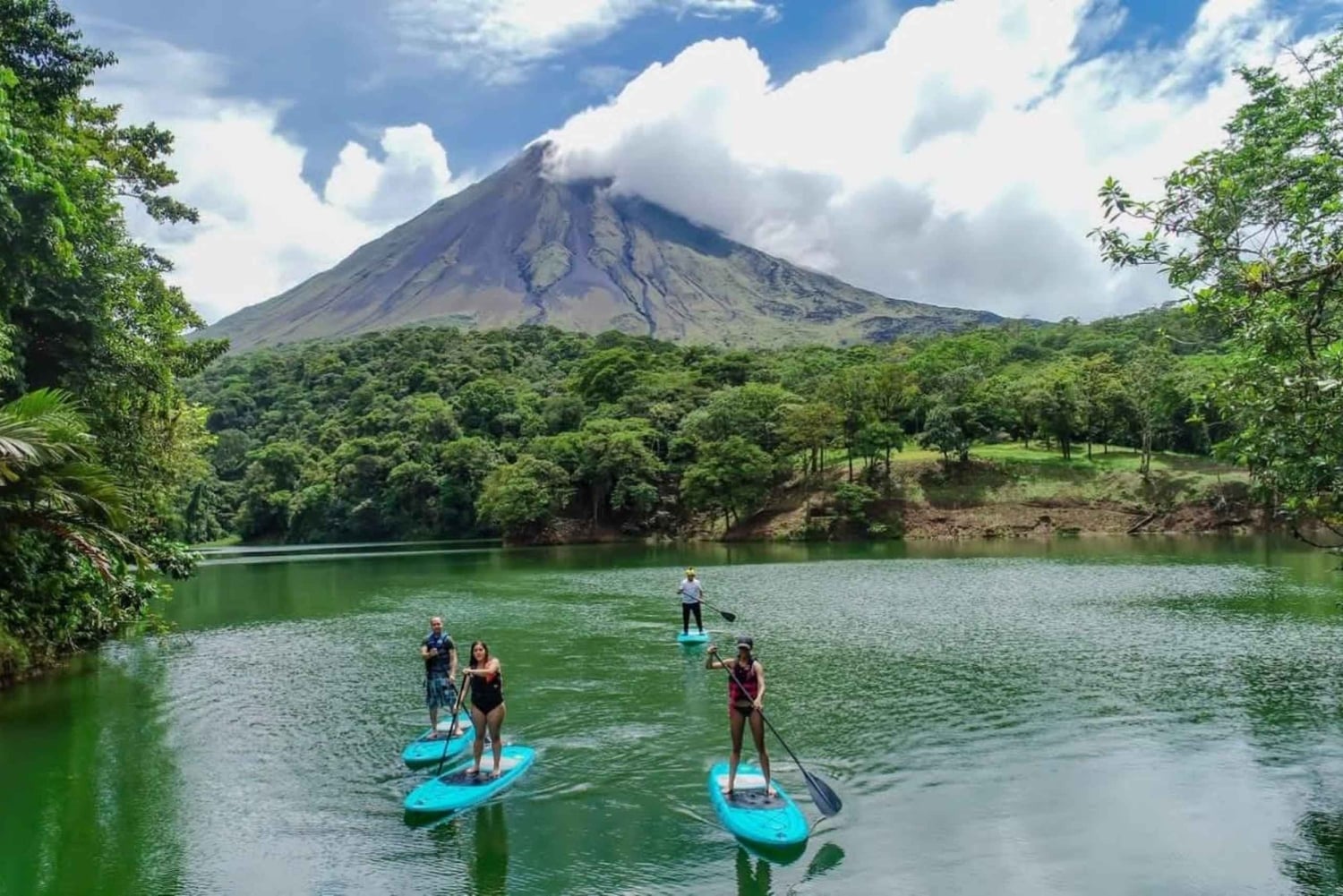 La Fortuna: Caminata Parque Ecológico Volcán Arenal+ Canopy+ Aguas termales