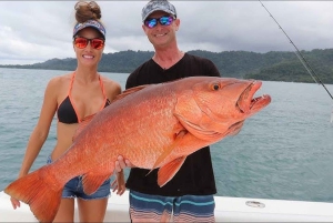 プラヤ・マンタス：プライベートミニフィッシングボートレンタル