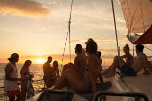 Playa Tamarindo: Tour di vela e snorkeling al tramonto