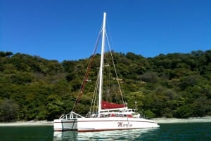 Playa Tamarindo: Sunset Sailing and Snorkeling Tour