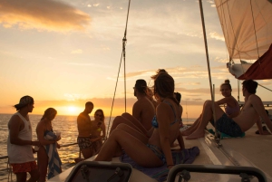 Playa Tamarindo: Sunset Sailing and Snorkeling Tour