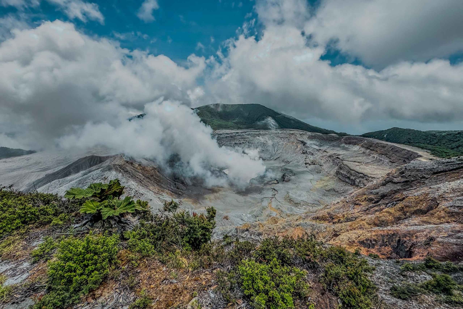 Poas kaffetur, La Paz-fossen og Poas-vulkanen
