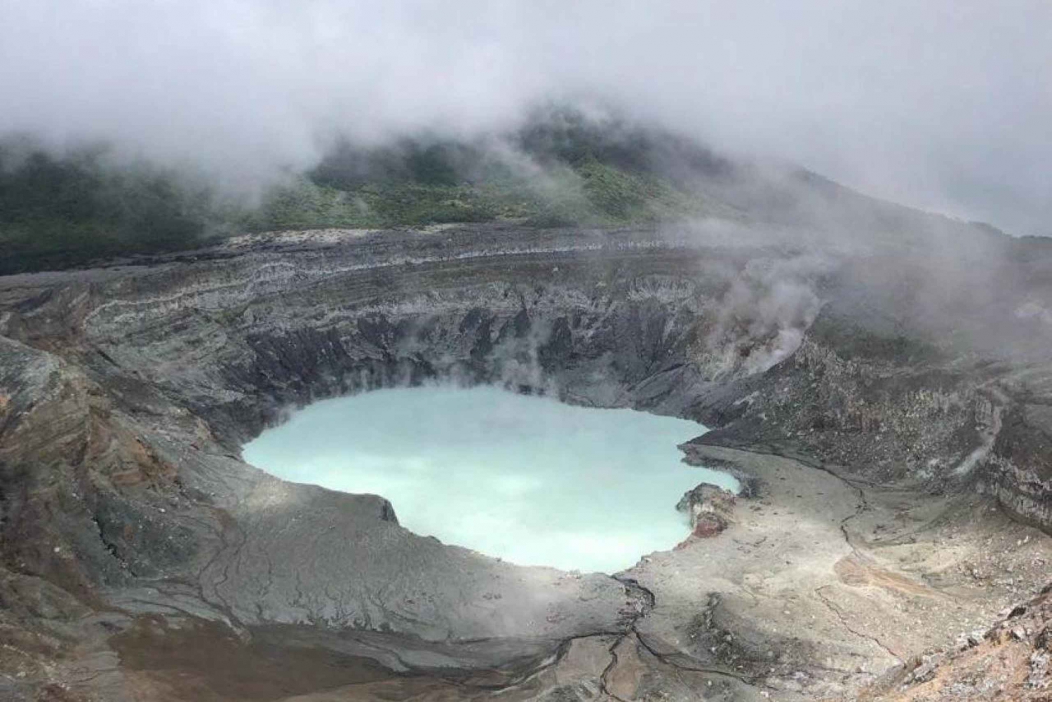 Cratere attivo del vulcano Poas, cascata la Paz e birdwatching