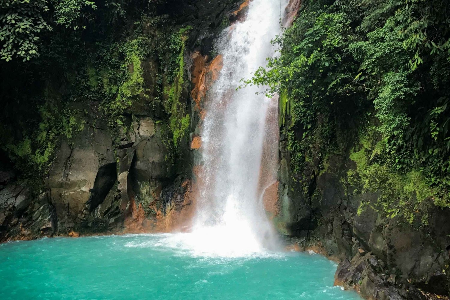 Rio Celeste, utforsk regnskogen og den flotte fossen