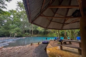 Rio Celeste: Natuurlijk zwembad in het bos