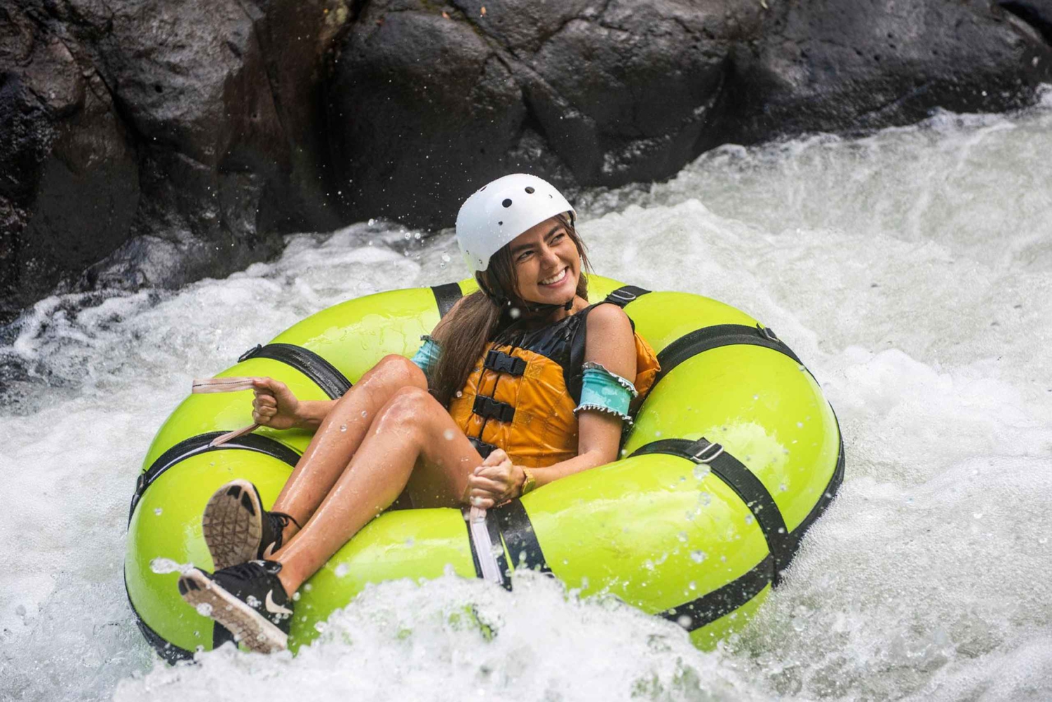 Речные приключения, полдня: тюбинг + обед + горячие источники