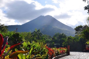 San José: viagem de um dia ao vulcão Arenal e às fontes termais de Baldi
