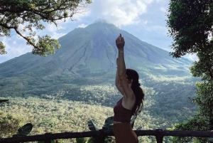 San José: Vulcão Arenal e fontes termais com almoço