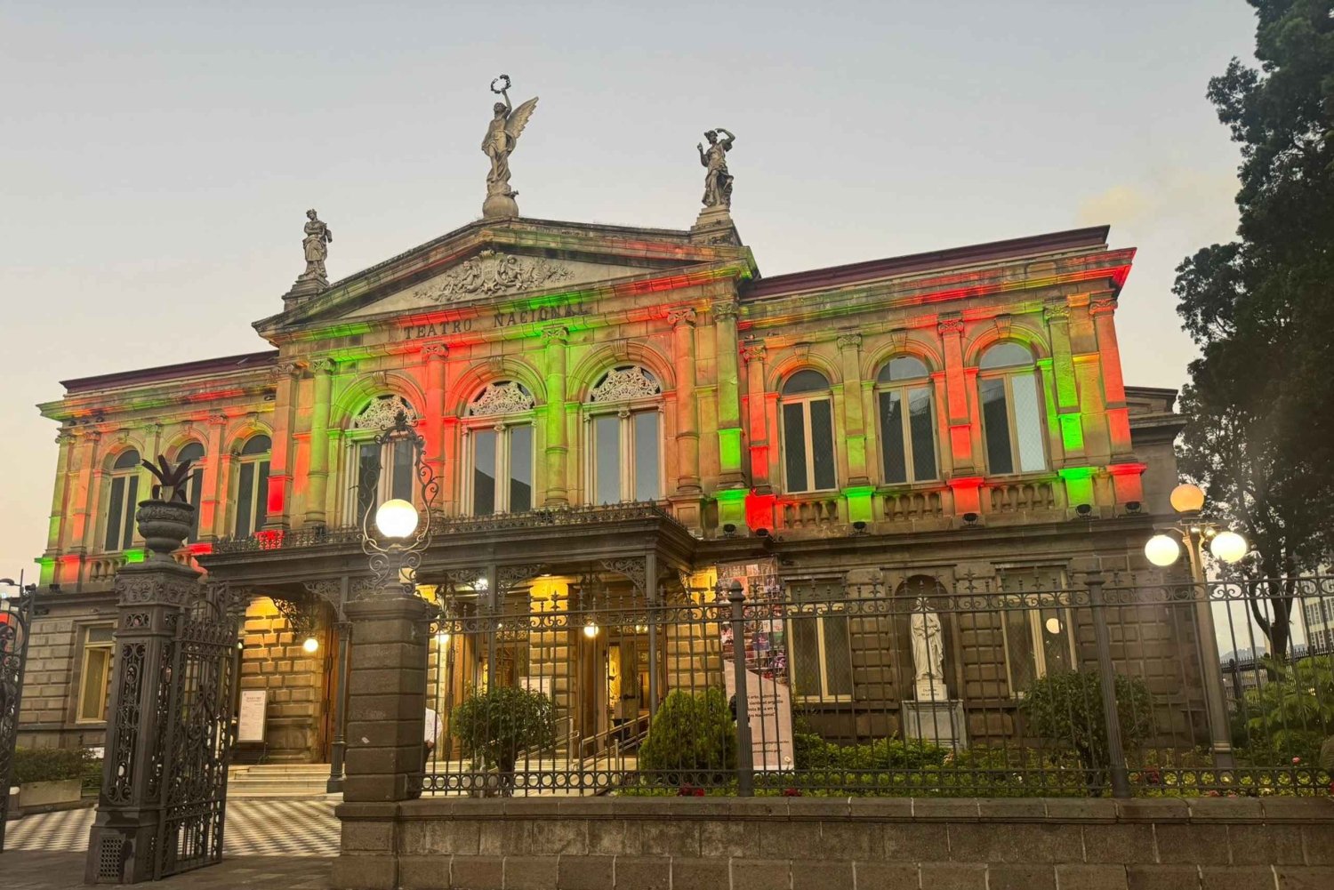 San José: Anpassbare private Tour zu Fuß