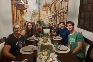 San José: Food Culture Tour with Cooking and Cocktail Class