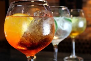 San José: Food Culture Tour with Cooking and Cocktail Class