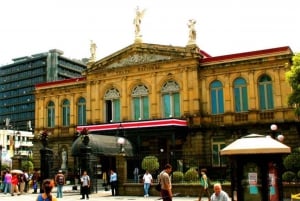San José: Guided Walking Tour With Lunch and Hotel Pickup