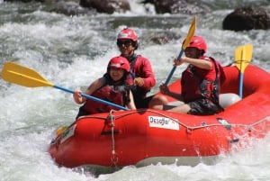 San Jose Rafting klass 3-4 med anslutning till La Fortuna