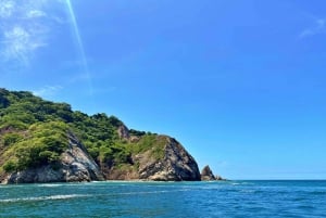 Santa Teresa: Tortuga Island Full Day Boat Tour with Snorkel