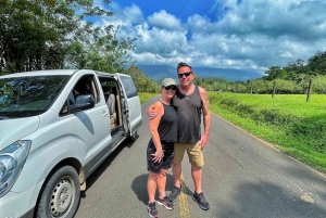 Sloth Tour e caminhada na floresta tropical para ver a cachoeira do Rio Celeste