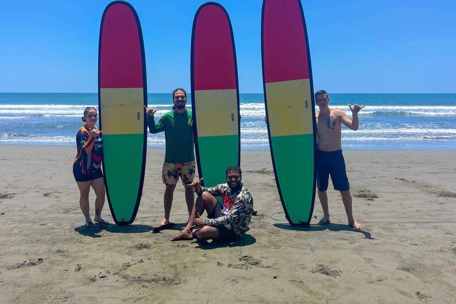 Cahuita Surffitunnit, ammattilaissurffaajien kanssa