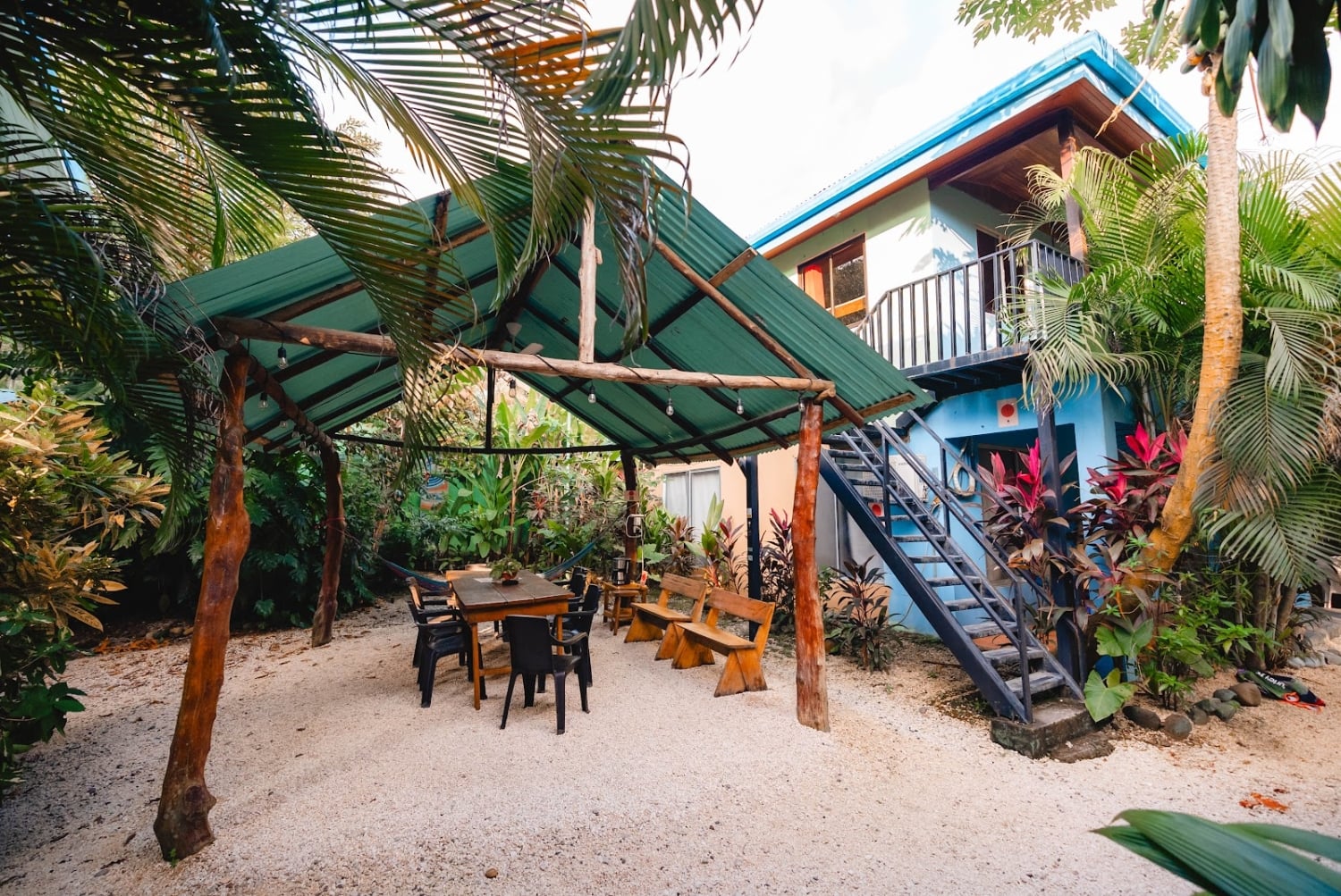 Surf Paradise Hostel · Rooms · Houses