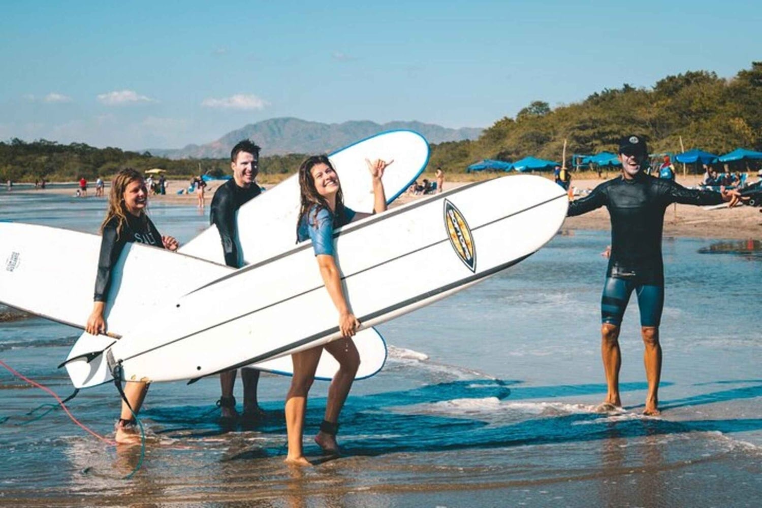 Tamarindo: Clases de surf 5 estrellas con SALT