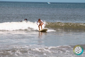 Leçon de surf de 2 heures, privée ou en groupe, sur la plage de Tamarindo