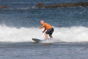 Praia de Tamarindo: a melhor aula de surfe