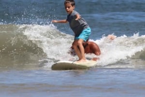 Praia de Tamarindo: a melhor aula de surfe