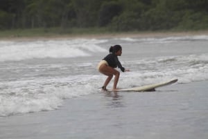 Praia de Tamarindo: a melhor aula de surfe