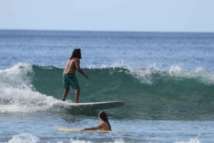 Praia de Tamarindo: a melhor aula de surfe