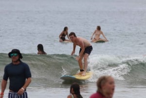 Praia de Tamarindo: a melhor aula de surfe