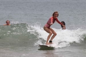 Praia de Tamarindo: a melhor aula de surfe