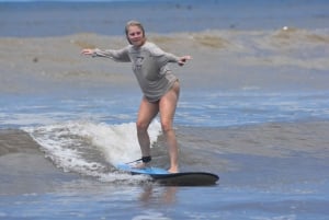 Praia de Tamarindo: a melhor aula de surfe