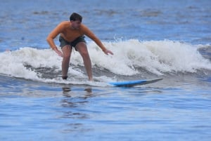 Praia de Tamarindo: a melhor aula de surfe