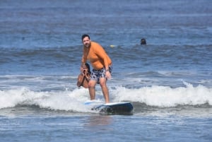 Praia de Tamarindo: a melhor aula de surfe