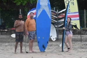 Praia de Tamarindo: a melhor aula de surfe