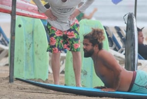 Praia de Tamarindo: a melhor aula de surfe